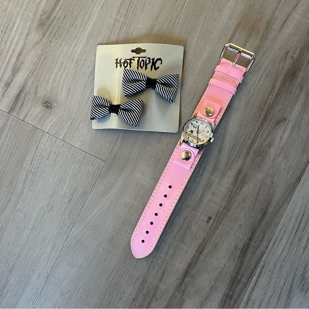 NWT vintage Todd Goldman wristwatch. Y2K era mallgoth hot topic pink. - Picture 2 of 3